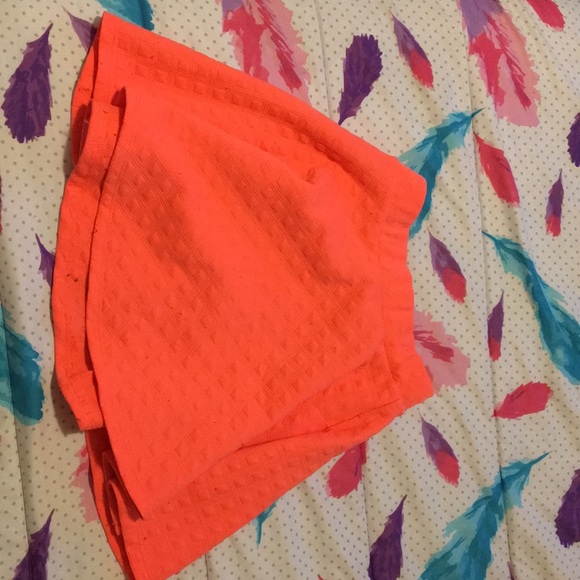 Coral heart and arrow brand skirt - Picture 1 of 1